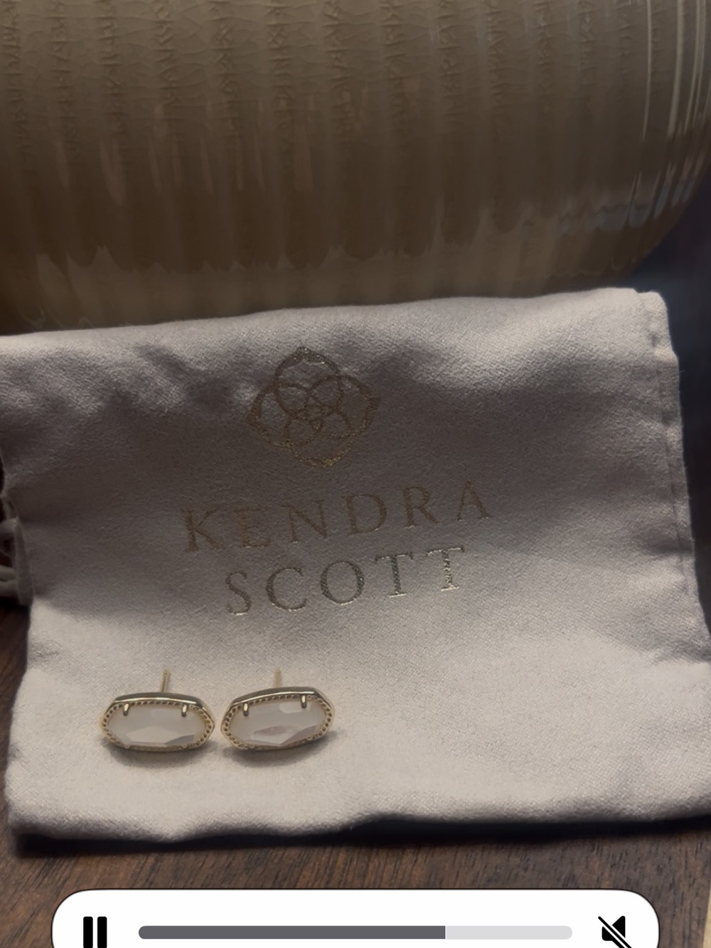 Kendra Scott Mother of Pearl Ellie Stud